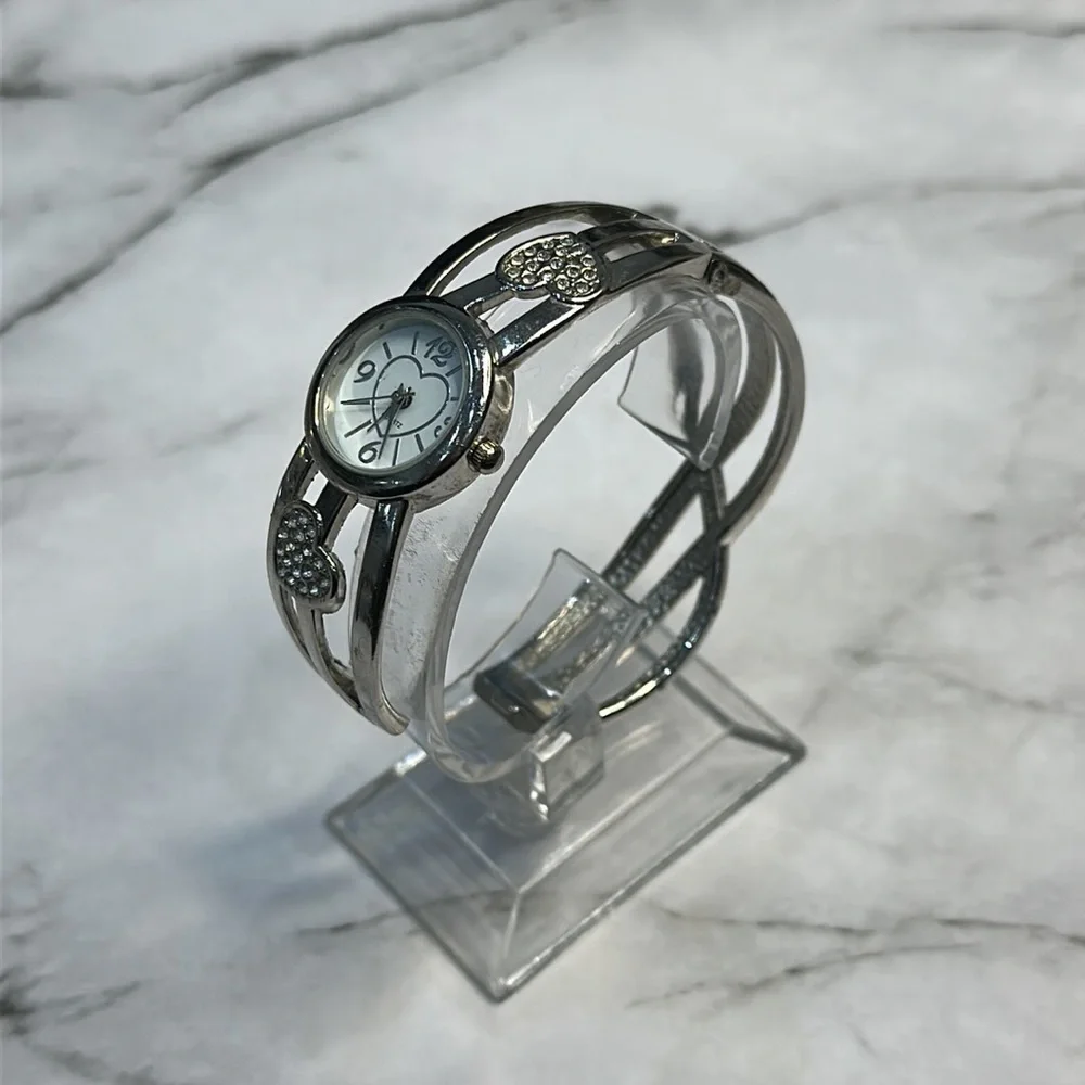 Vintage Y2K Heart Bangle Bracelet Watch